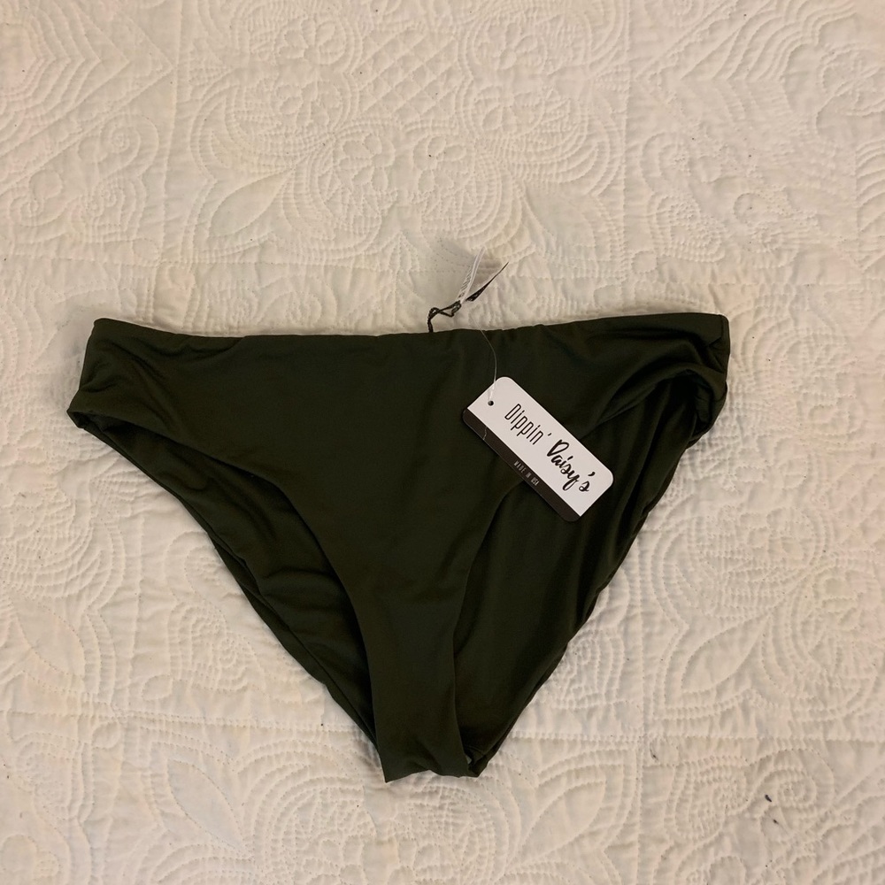 Dippin Daisy’s black moderate bottom